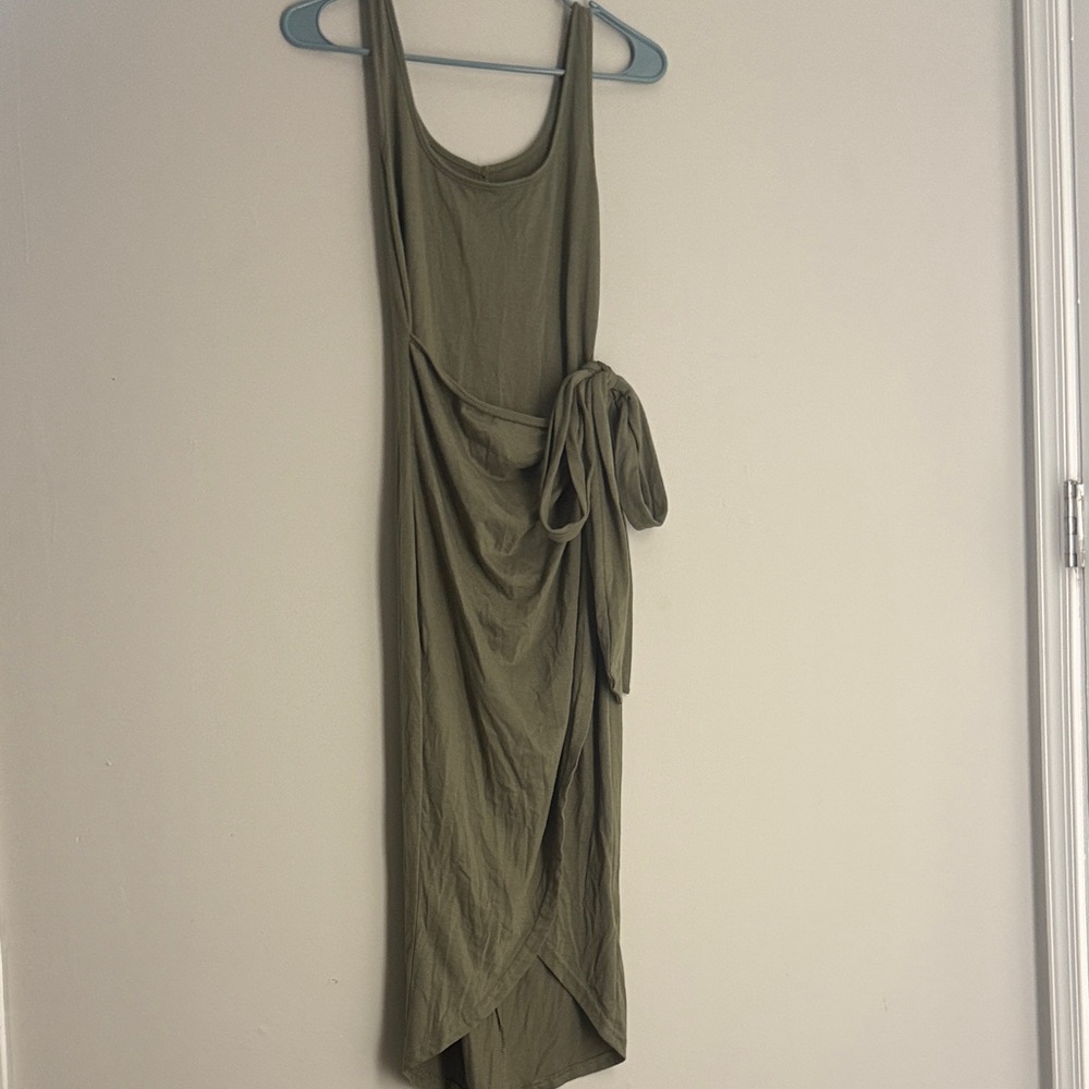 Elegant Olive Green Sleeveless Dress